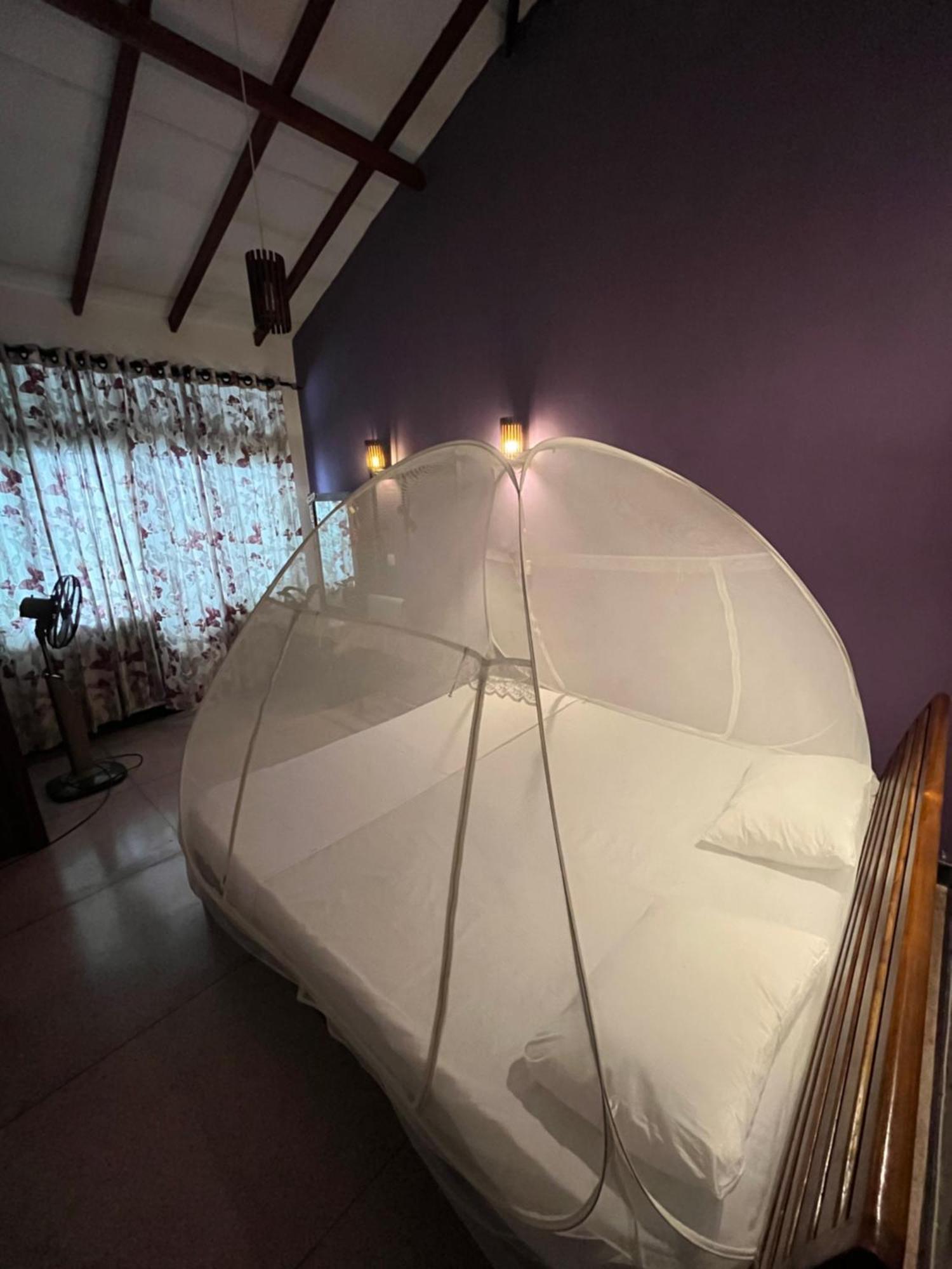 Rustic Mahaweli Lejlighed Kandy Værelse billede